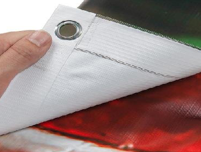 关岭喷绘和刀刮布的工艺区别。