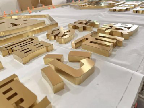 关岭拉丝不锈钢字的特点。